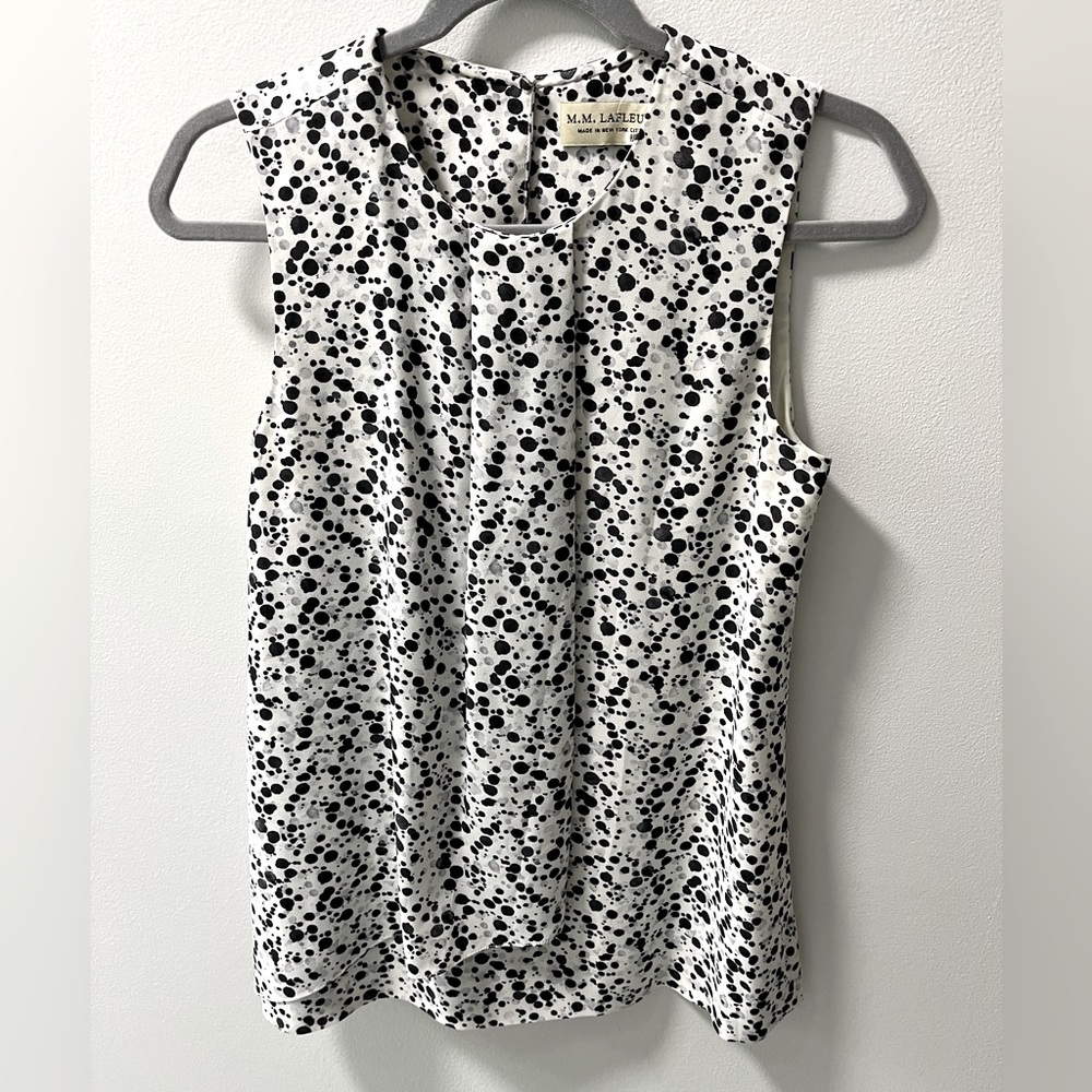 Barely worn MM LaFleur sleeveless blouse